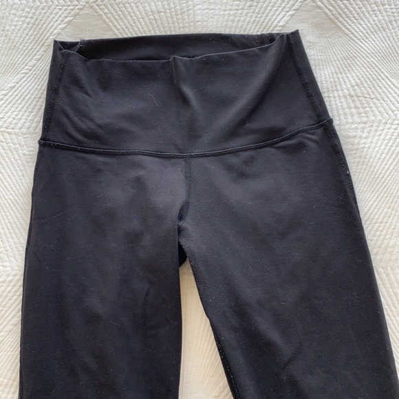 Lululemon leggings 23” in with mesh - Picture 2 of 8